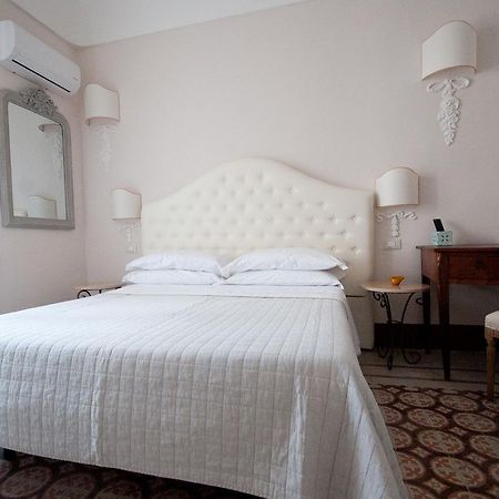 Sveva Rooms Noto Extérieur photo